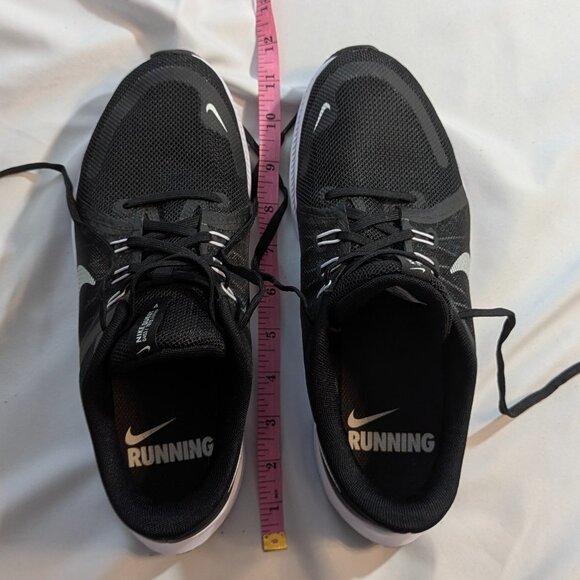 NWOB Nike Quest 4 *Size 9 (run a little large) Black/White Running Shoes - Picture 12 of 16
